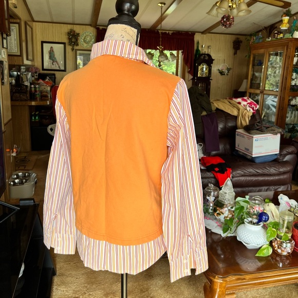 Woman’s Samantha Stuart 2 in one shirt perfect for fall - Picture 15 of 16